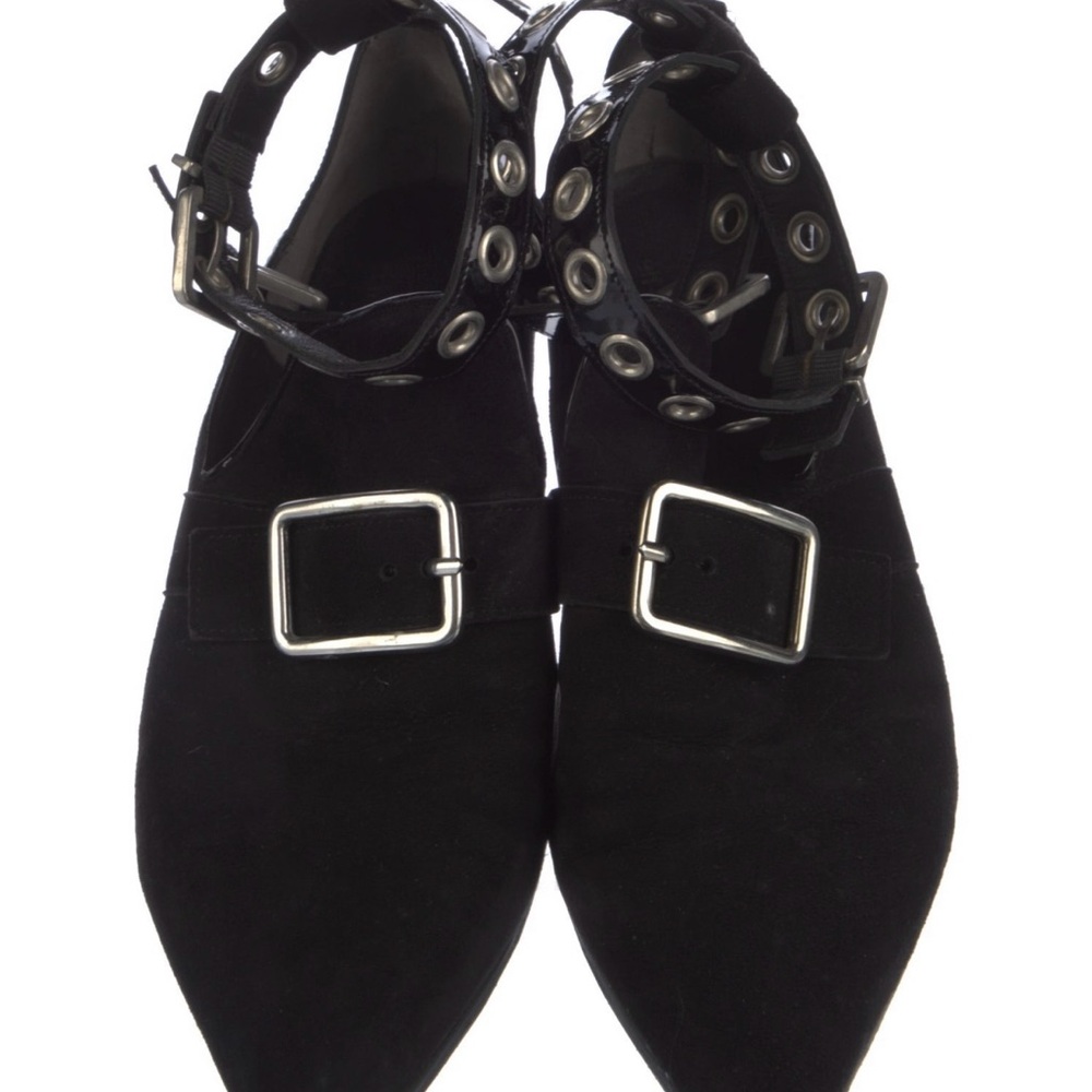 Stylish Black Women's Shoes with Buckle Detail